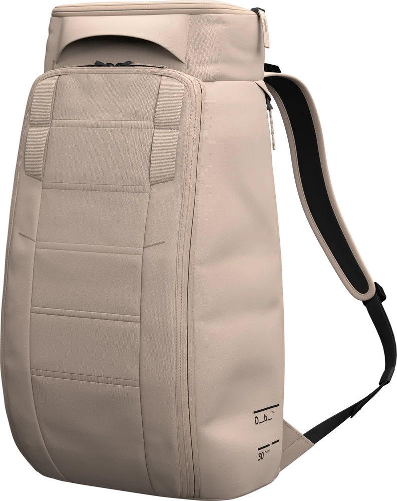 Hugger Backpack 30L v:579194