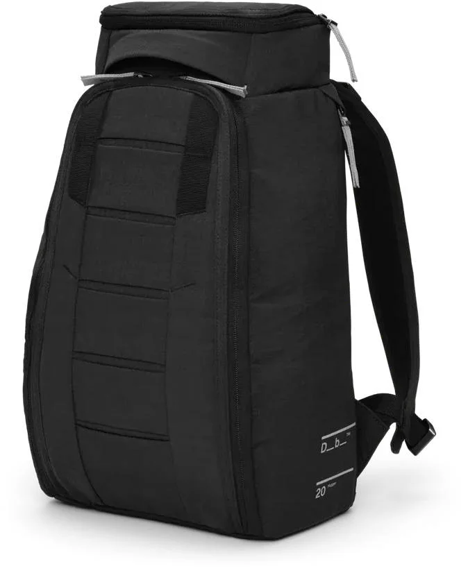 Hugger Backpack 20L v:6198185